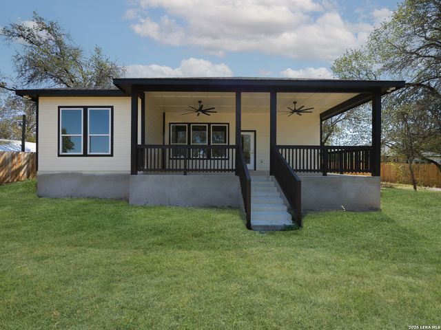 4811 Blue Beech Dr, Elmendorf, TX 78112