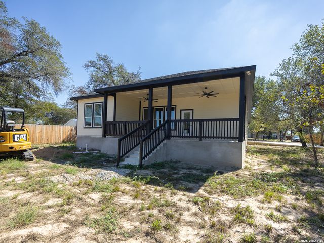 4811 Blue Beech Dr, Elmendorf, TX 78112