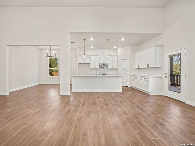 4811 Blue Beech Dr, Elmendorf, TX 78112