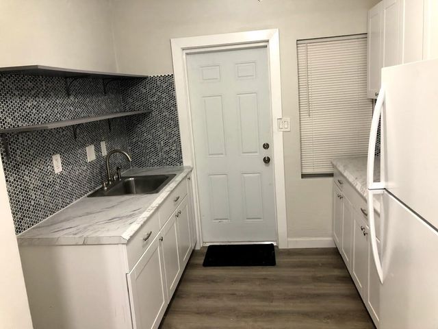 443 NE 1ST Avenue 4, Fort Lauderdale, FL 33301