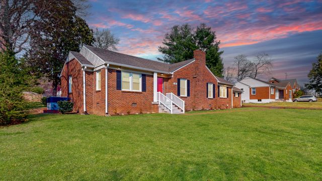 104 Park Cir, Columbia, TN 38401