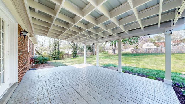 104 Park Cir, Columbia, TN 38401