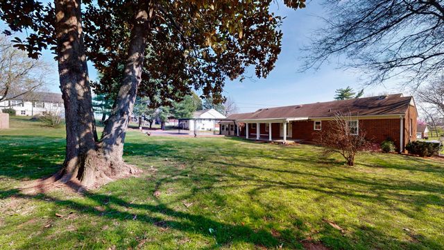 104 Park Cir, Columbia, TN 38401