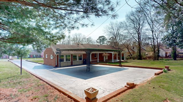 104 Park Cir, Columbia, TN 38401