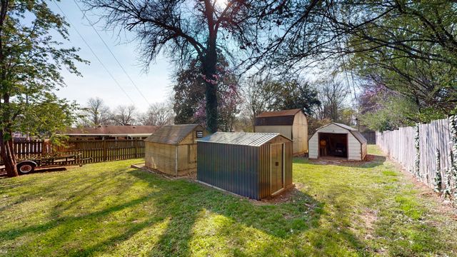 104 Park Cir, Columbia, TN 38401