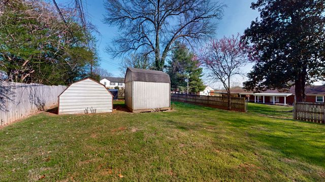 104 Park Cir, Columbia, TN 38401
