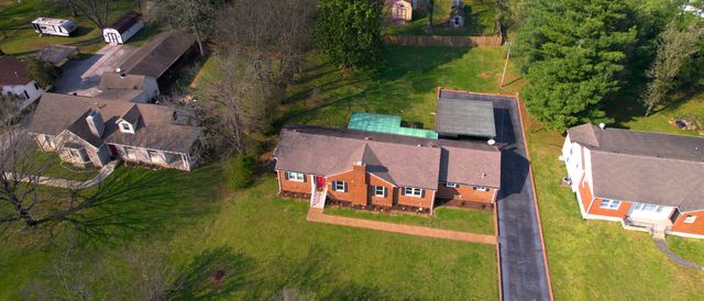 104 Park Cir, Columbia, TN 38401