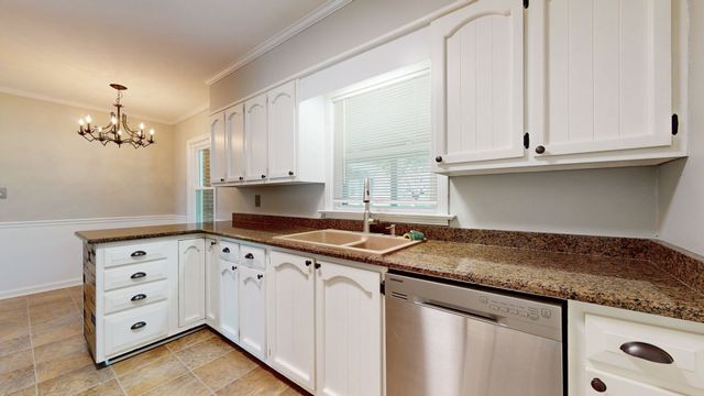 104 Park Cir, Columbia, TN 38401