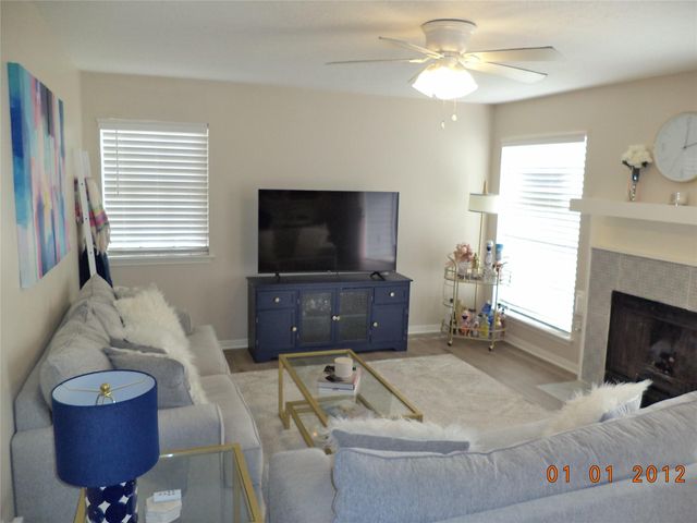 2402 Sycamore Avenue B2, Huntsville, TX 77340