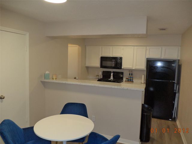 2402 Sycamore Avenue B2, Huntsville, TX 77340