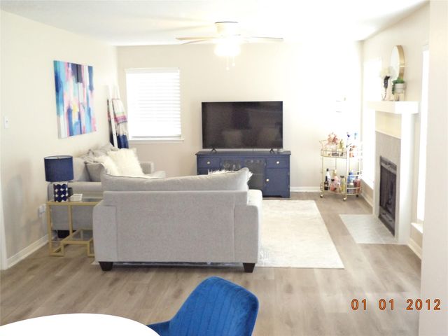 2402 Sycamore Avenue B2, Huntsville, TX 77340