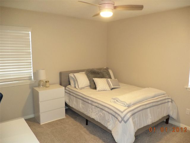 2402 Sycamore Avenue B2, Huntsville, TX 77340