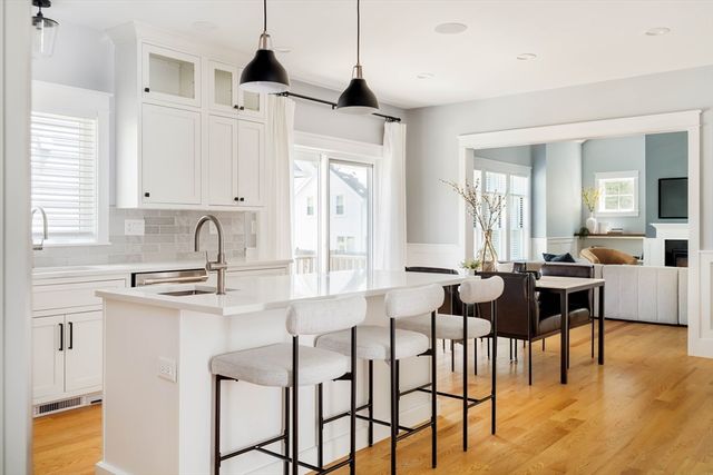 19 Cottage St, Lexington, MA 02420