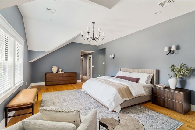 19 Cottage St, Lexington, MA 02420