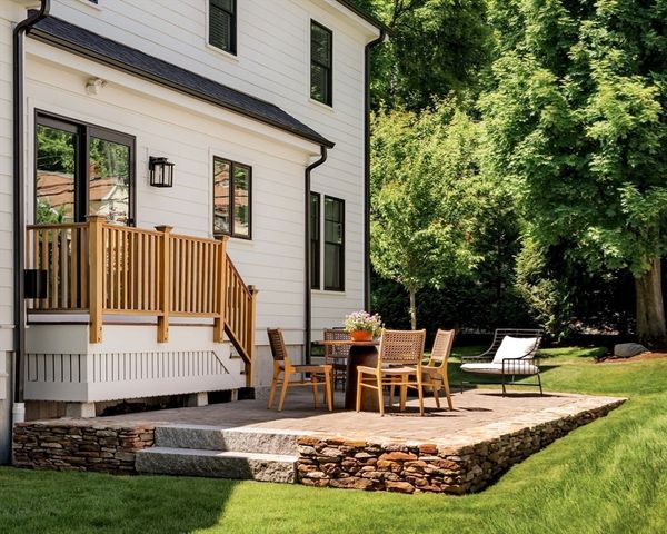 19 Cottage St, Lexington, MA 02420