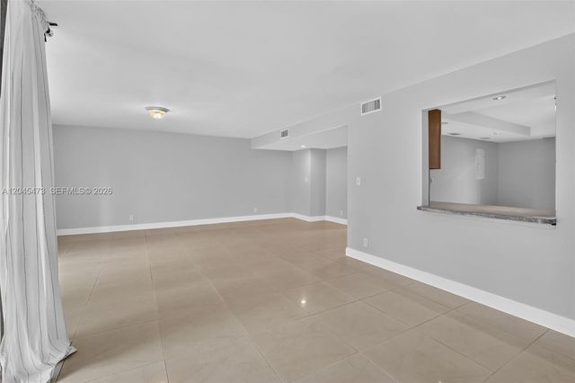 120 SW 96th Terrace 204, Plantation, FL 33324