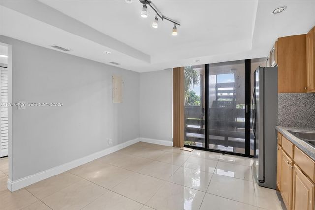 120 SW 96th Terrace 204, Plantation, FL 33324