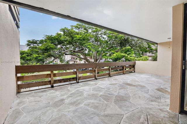 120 SW 96th Terrace 204, Plantation, FL 33324