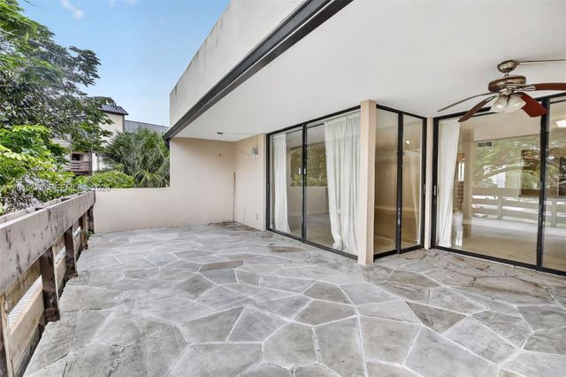 120 SW 96th Terrace 204, Plantation, FL 33324