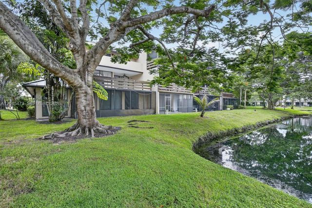 120 SW 96th Terrace 204, Plantation, FL 33324