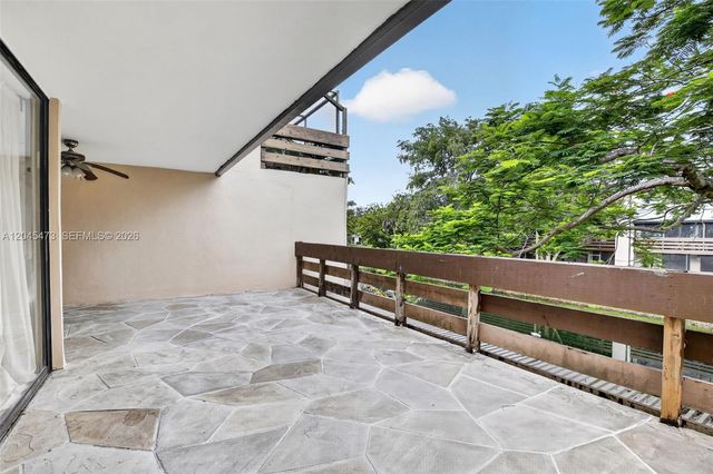 120 SW 96th Terrace 204, Plantation, FL 33324