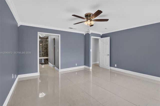 120 SW 96th Terrace 204, Plantation, FL 33324
