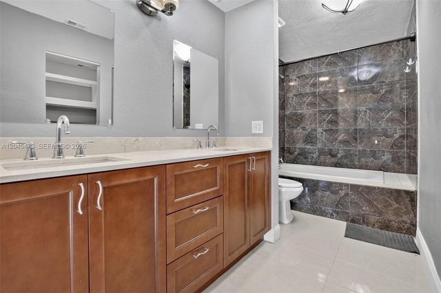 120 SW 96th Terrace 204, Plantation, FL 33324