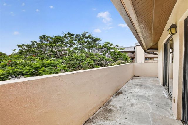 120 SW 96th Terrace 204, Plantation, FL 33324