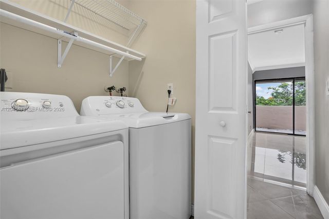 120 SW 96th Terrace 204, Plantation, FL 33324