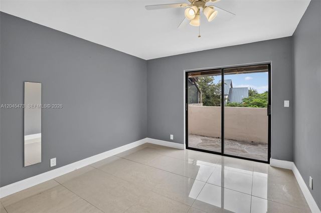 120 SW 96th Terrace 204, Plantation, FL 33324