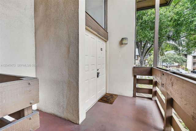 120 SW 96th Terrace 204, Plantation, FL 33324