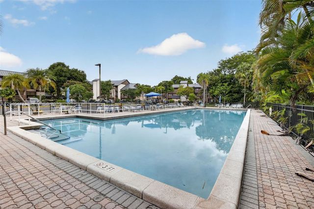 120 SW 96th Terrace 204, Plantation, FL 33324