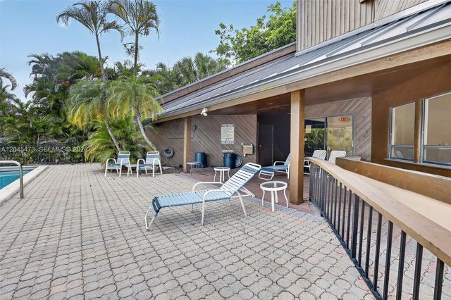 120 SW 96th Terrace 204, Plantation, FL 33324