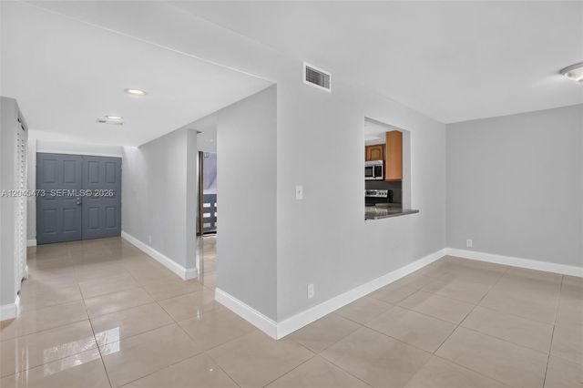 120 SW 96th Terrace 204, Plantation, FL 33324