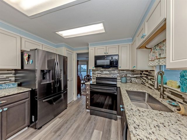 97 LAKEVIEW DRIVE, North Port, FL 34287