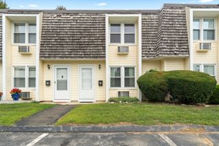 127 Black Point Road APT 11, East Lyme, CT 06357