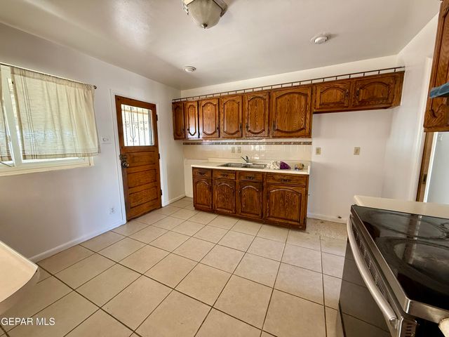 2900 POLK Avenue, El Paso, TX 79930