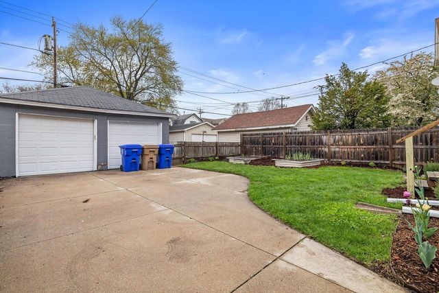 6612 30th AVENUE, Kenosha, WI 53142