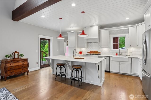 24827 NE 80th Street, Redmond, WA 98053