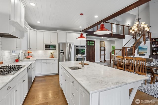 24827 NE 80th Street, Redmond, WA 98053