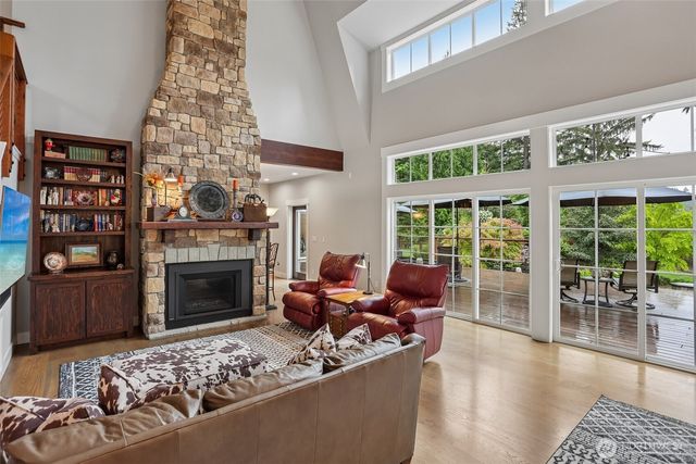 24827 NE 80th Street, Redmond, WA 98053