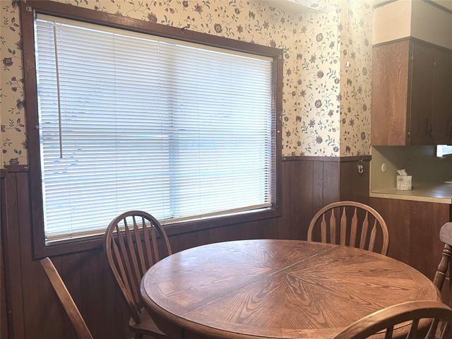 270 Bode Street, El Campo, TX 77437