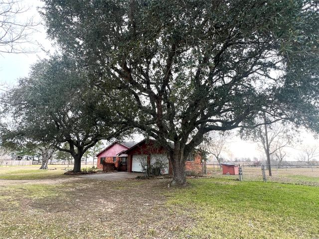 270 Bode Street, El Campo, TX 77437