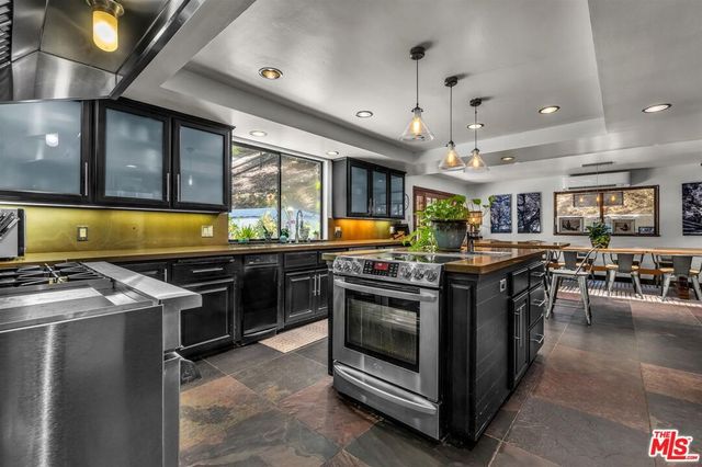 805 Malibu Meadows Drive, Calabasas, CA 91302