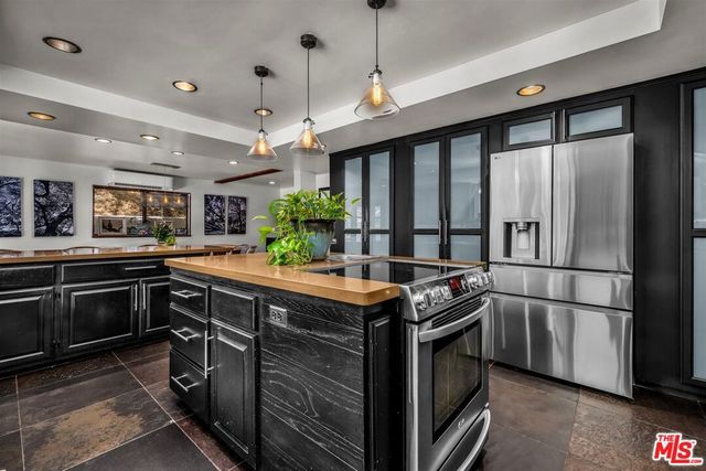 805 Malibu Meadows Drive, Calabasas, CA 91302