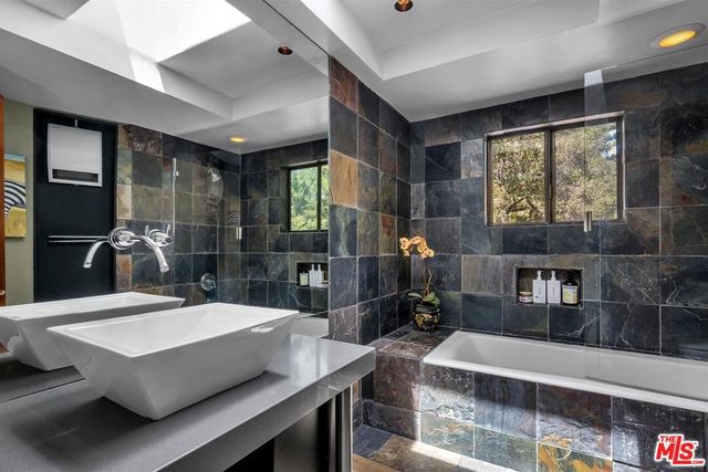 805 Malibu Meadows Drive, Calabasas, CA 91302