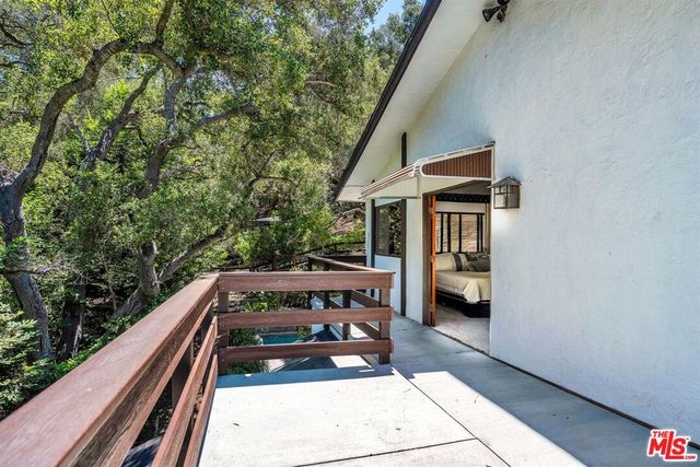 805 Malibu Meadows Drive, Calabasas, CA 91302