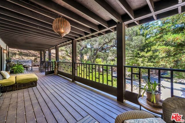 805 Malibu Meadows Drive, Calabasas, CA 91302