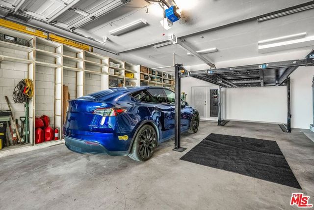 805 Malibu Meadows Drive, Calabasas, CA 91302