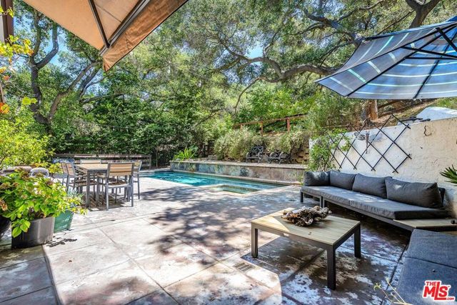 805 Malibu Meadows Drive, Calabasas, CA 91302